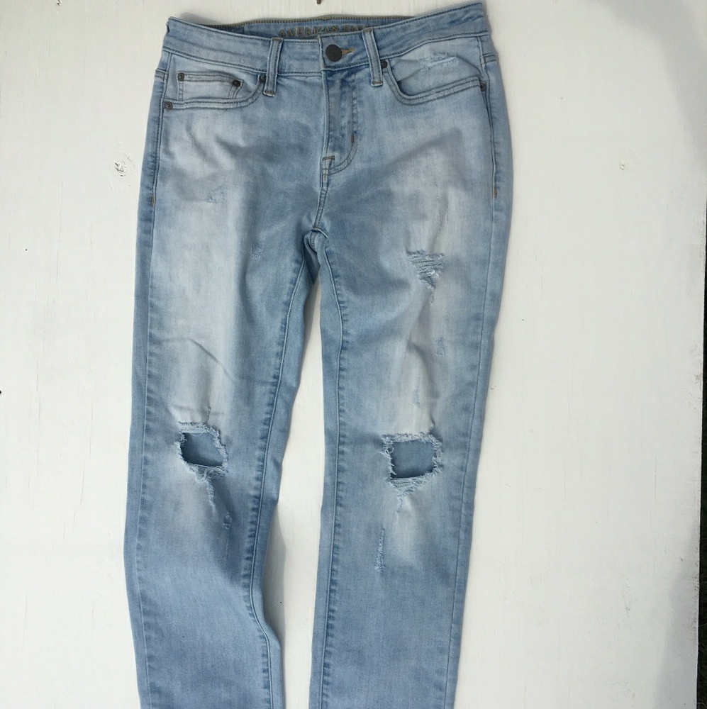 American eagle distresed denim